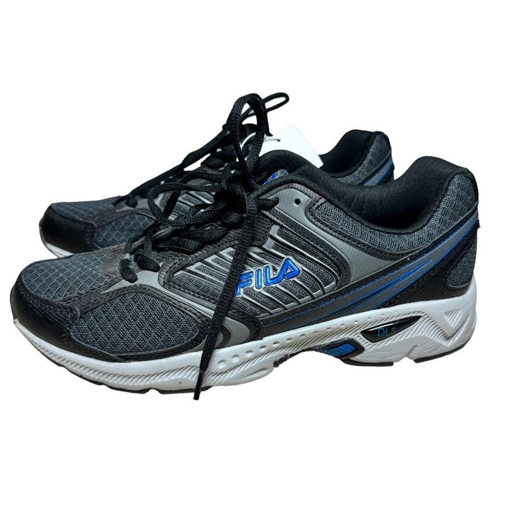 NWT Fila Walking Shoes‎